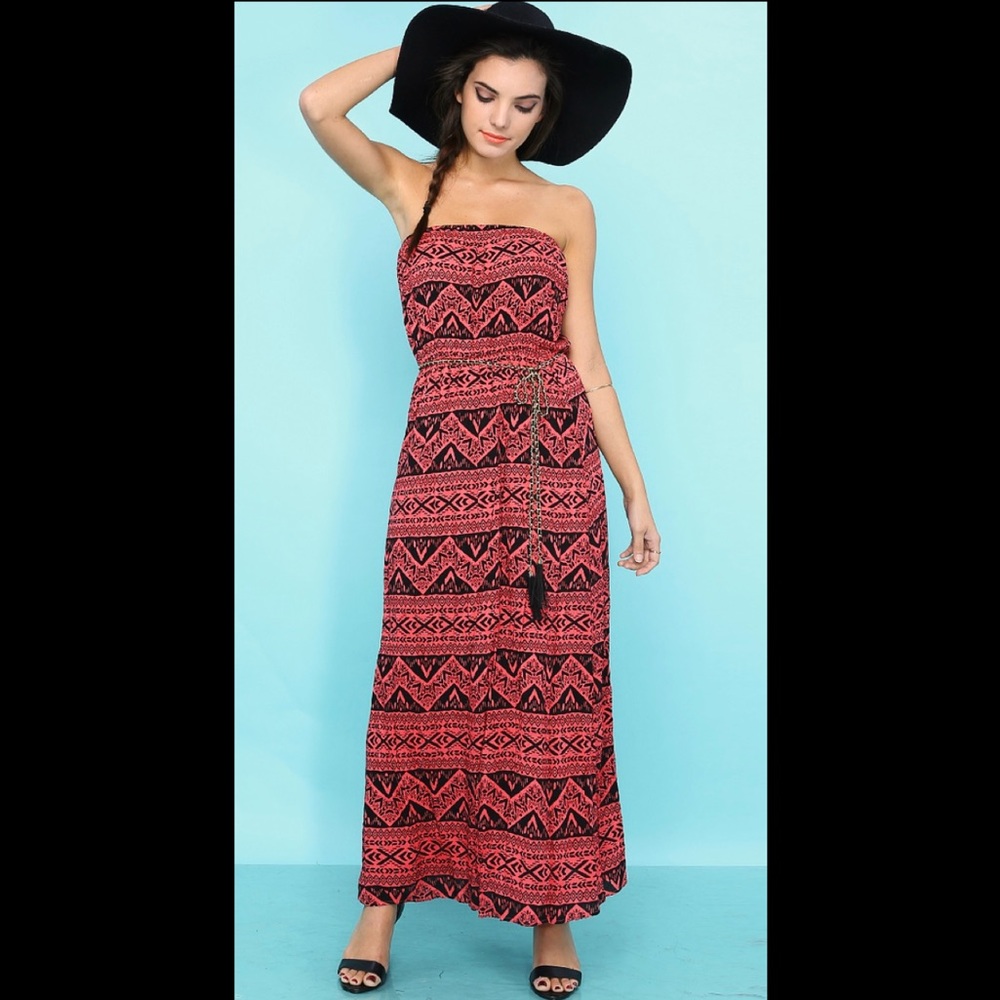 SUMMER 🌴 Pink and Black Geometric Strapless Dress